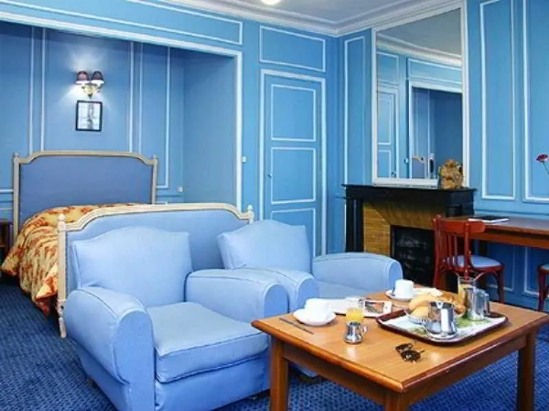 **  Hotel Montpensier Paris France