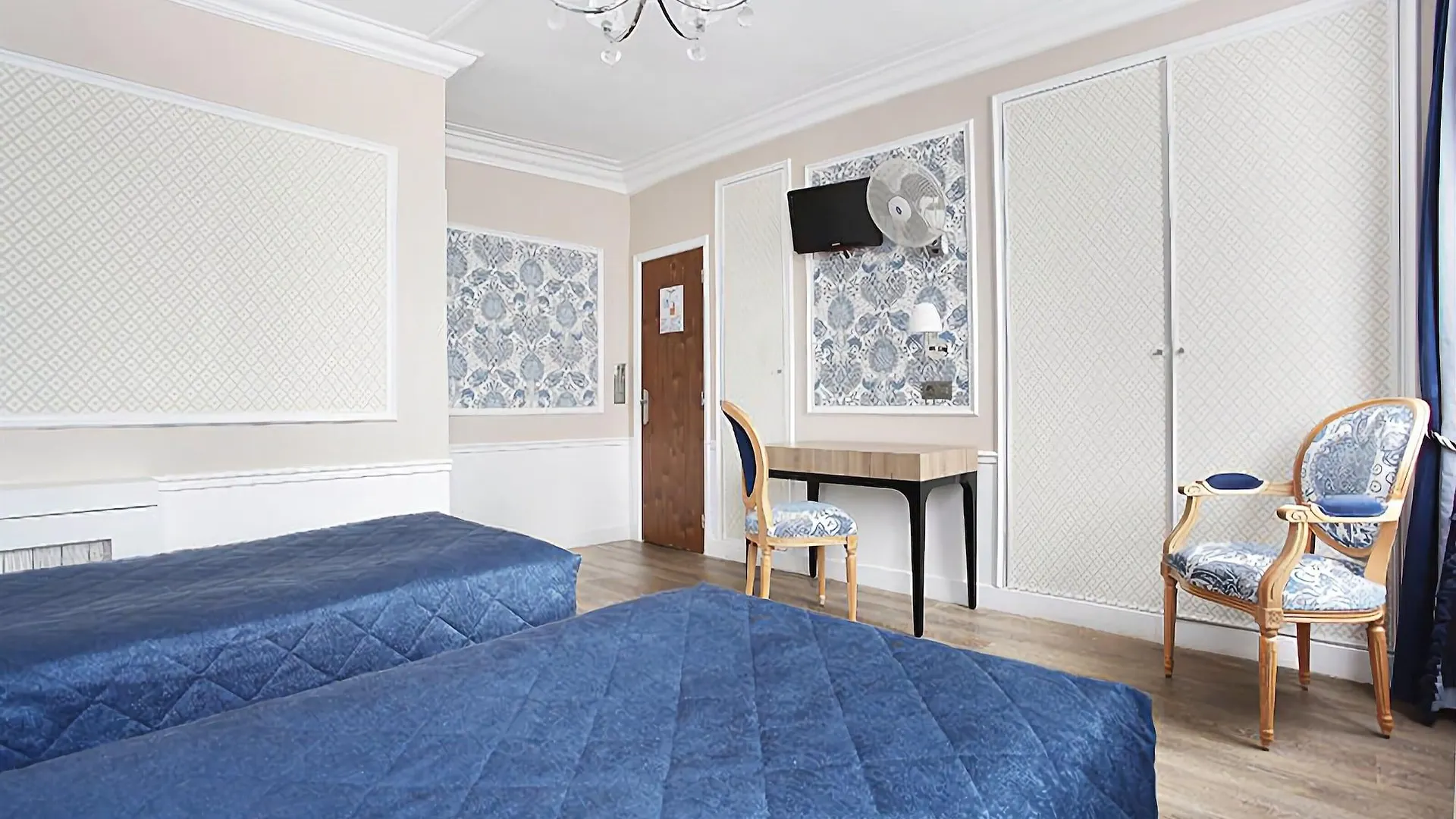 **  Hotel Montpensier Paris France